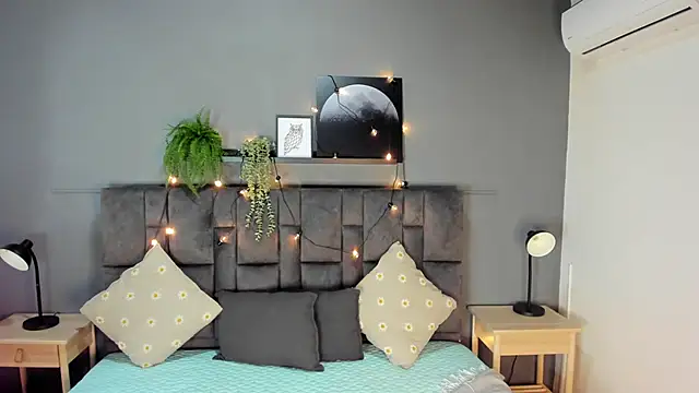 LilithSmith  online show from 15, 11, 2025