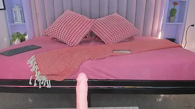 LilithSmith  online show from 8, 11, 2025