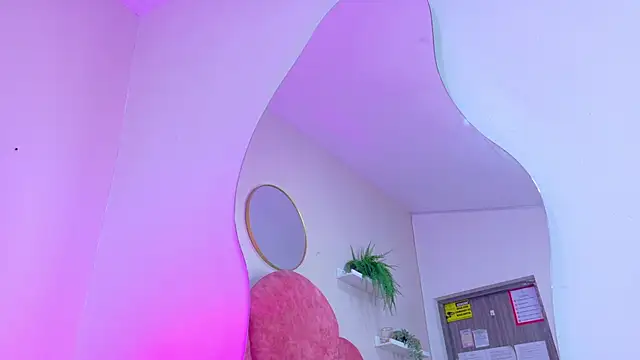 LilithSmith  online show from 4, 11, 2025