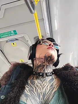 taaylor33 online show from 10, 3, 2026