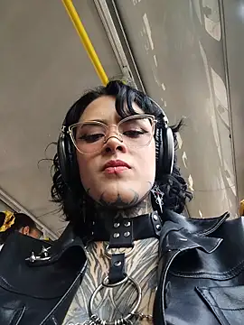 taaylor33 online show from 4, 3, 2026