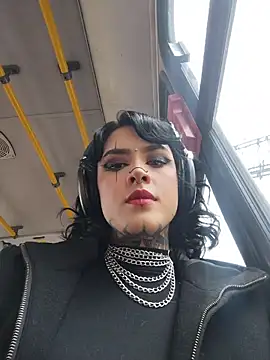 taaylor33 online show from 17, 4, 2026