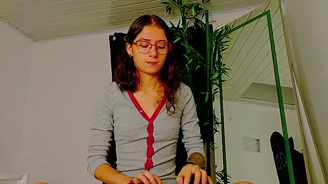 Snapshot of scarlet-jonesx chatting on 14, 11, 2025 scarlet-jonesx online show from 14, 11, 2025