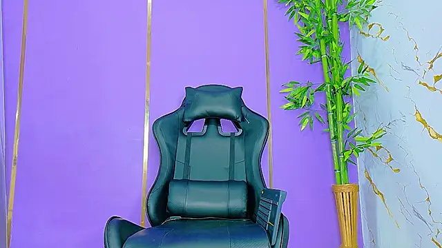 Snapshot of scarlet-jonesx chatting on 12, 10, 2025 scarlet-jonesx online show from 12, 10, 2025