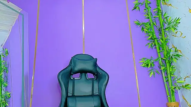 Snapshot of scarlet-jonesx chatting on 9, 10, 2025 scarlet-jonesx online show from 9, 10, 2025