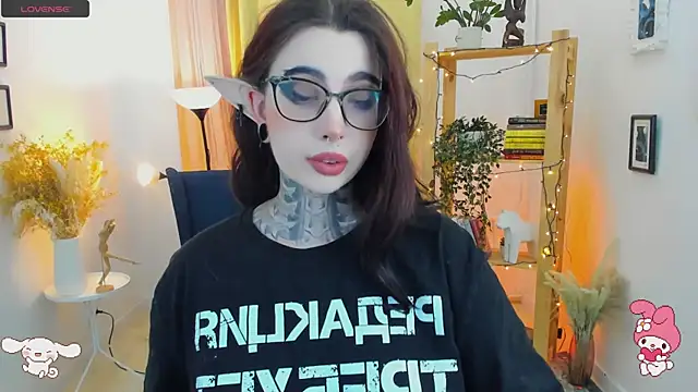 Snapshot of Dixi_Pixi_ chatting on 8, 2, 2025 Dixi Pixi online show from 8, 2, 2025