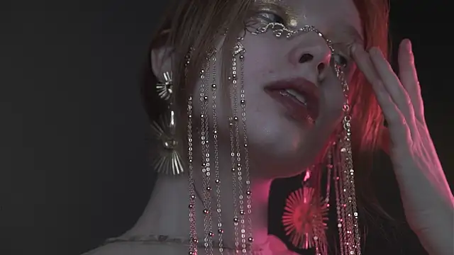 ginger hugs online show from 22, 12, 2025