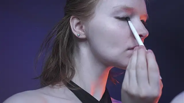 ginger hugs online show from 2, 11, 2025