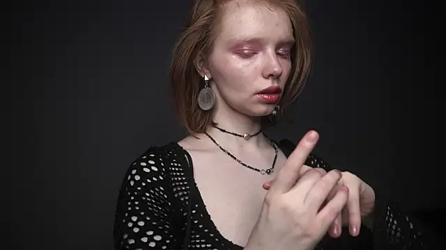 ginger hugs online show from 23, 2, 2025