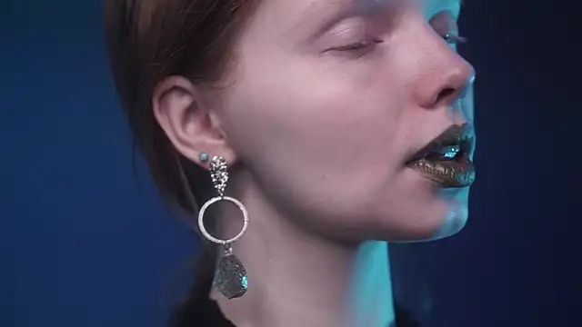 ginger hugs online show from 9, 10, 2025