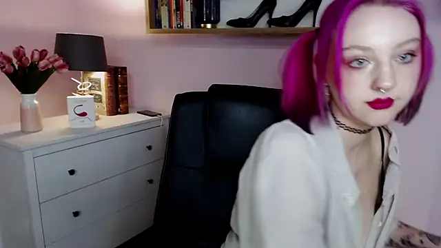 MadelineLust online show from 12, 1, 2025