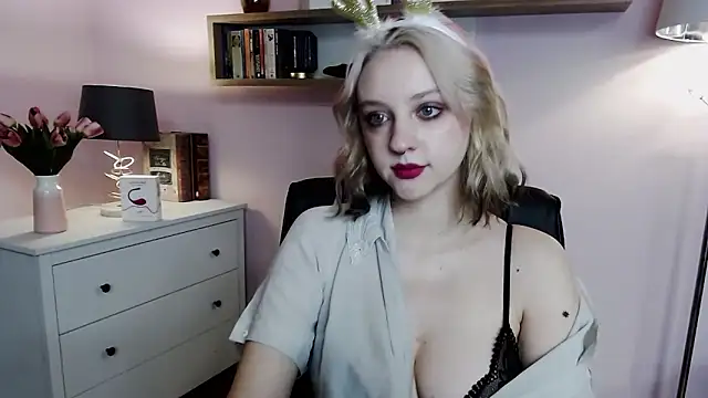 MadelineLust online show from 22, 12, 2024