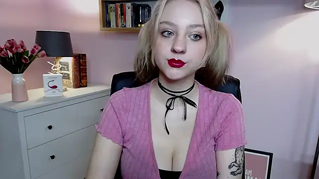 MadelineLust online show from 28, 12, 2024