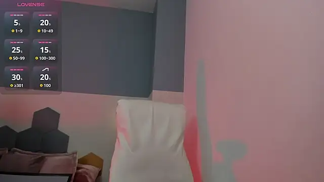 Chloe fischer  online show from 29, 10, 2025