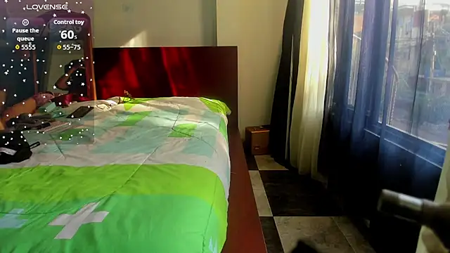 latinaStepmom online show from 29, 10, 2025