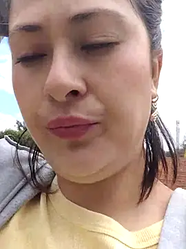 LisbethMoore  online show from 13, 2, 2025