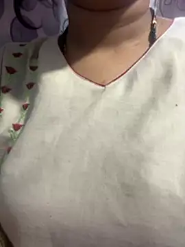 Snapshot of Spicy_sari_girl chatting on 17, 5, 2026 Spicy sari girl online show from 17, 5, 2026