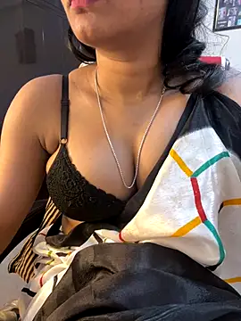 Spicy sari girl online show from 3, 12, 2024