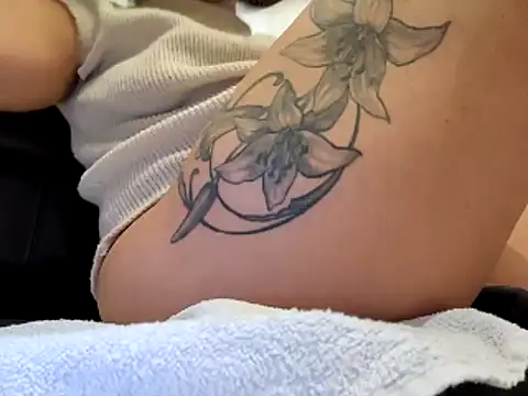 Snapshot of sweethotmilf888 chatting on 5, 11, 2025 sweethotmilf888 online show from 5, 11, 2025