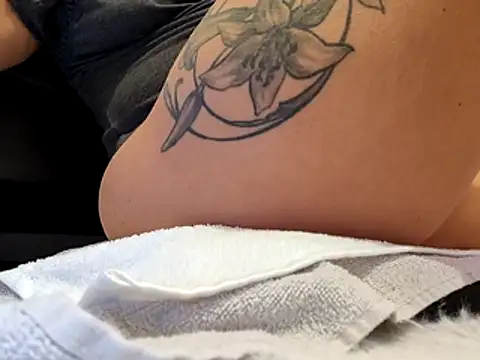 Snapshot of sweethotmilf888 chatting on 19, 11, 2025 sweethotmilf888 online show from 19, 11, 2025