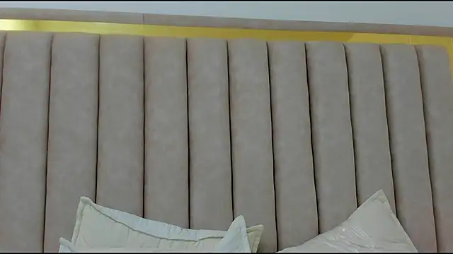 FreyaMoller online show from 1, 12, 2025