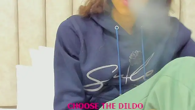 FreyaMoller online show from 1, 11, 2025