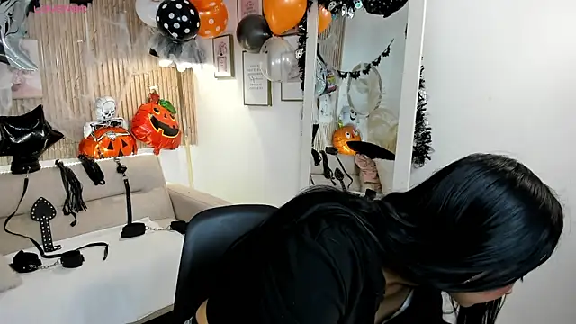 RACHEL EV online show from 28, 10, 2025