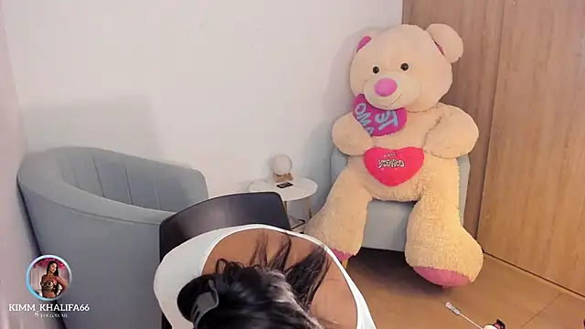 Snapshot of Kimm_khalifa chatting on 11, 11, 2025 Kimm khalifa online show from 11, 11, 2025