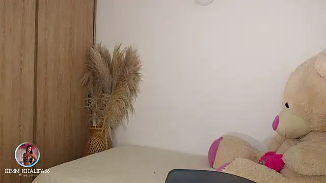 Kimm khalifa online show from 20, 3, 2026