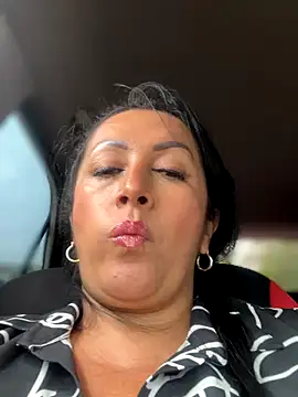 Snapshot of Milk_chloe chatting on 22, 10, 2025 Milk chloe online show from 22, 10, 2025