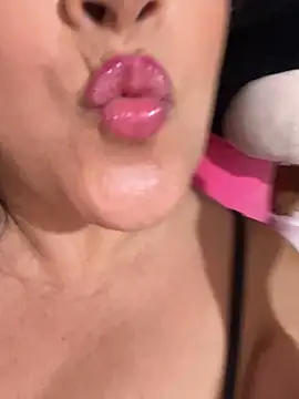Milk chloe online show from 11, 5, 2026