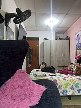 Milk chloe online show from 8, 5, 2026