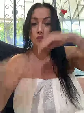 Milk chloe online show from 25, 4, 2026