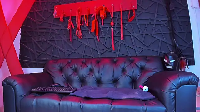 Ivannaakozlov  online show from 26, 11, 2025