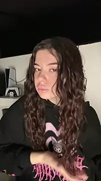 Kimi Ass online show from 2, 12, 2025