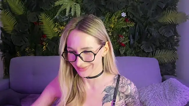 Horny Blond online show from 14, 2, 2026