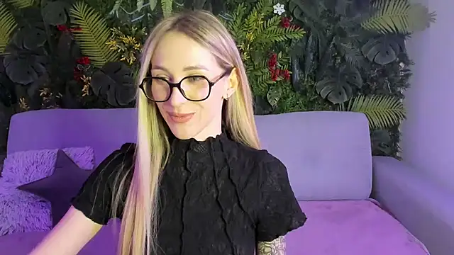 Horny Blond online show from 1, 2, 2026