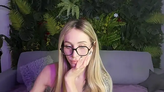 Horny Blond online show from 7, 3, 2026