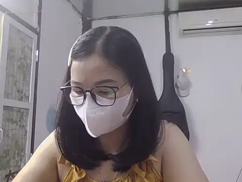 Snapshot of MaiHuong77 chatting on 31, 10, 2025 MaiHuong77 online show from 31, 10, 2025