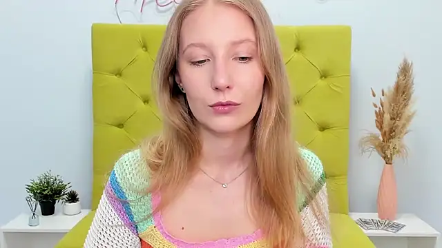 Snapshot of LolaWilsons chatting on 5, 5, 2026 LolaWilsons online show from 5, 5, 2026