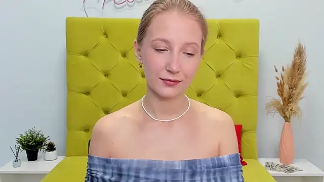 LolaWilsons online show from 8, 4, 2026