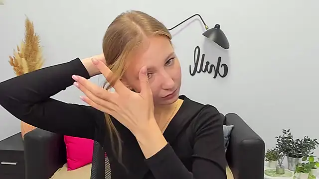 LolaWilsons online show from 15, 12, 2025