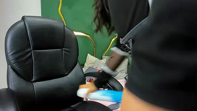 Snapshot of VaneLin18 chatting on 22, 12, 2025 VaneLin18 online show from 22, 12, 2025