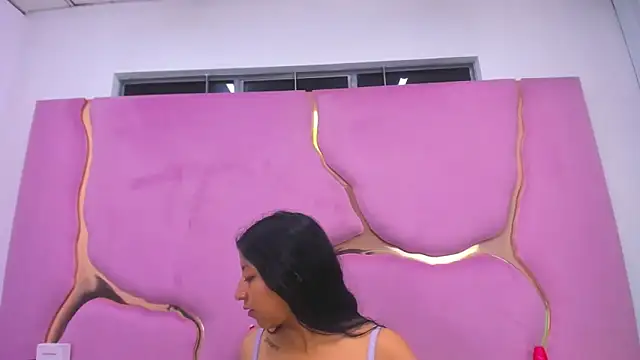 Snapshot of VaneLin18 chatting on 19, 11, 2025 VaneLin18 online show from 19, 11, 2025