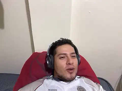 Snapshot of Malandralle chatting on 26, 11, 2025 Malandralle online show from 26, 11, 2025