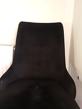 khaaleesiii online show from 18, 4, 2026