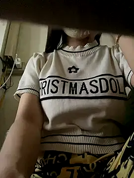 Snapshot of Tuongvy05 chatting on 3, 11, 2025 Tuongvy05 online show from 3, 11, 2025