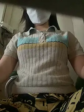 Snapshot of Tuongvy05 chatting on 4, 3, 2025 Tuongvy05 online show from 4, 3, 2025