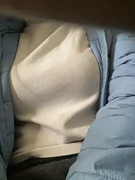 Tuongvy05 online show from 9, 2, 2026