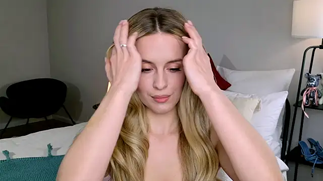 Snapshot of RozzitaBedberry chatting on 23, 11, 2025 RozzitaBedberry online show from 23, 11, 2025